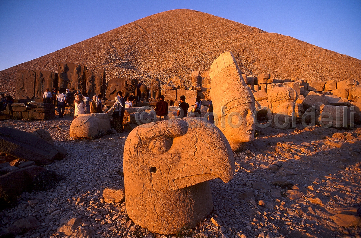 Tomb of King Antiochus, Mount Nemrut (Nemrut Dagi), Adiyaman, Turkey
 (cod:Turkey 16)